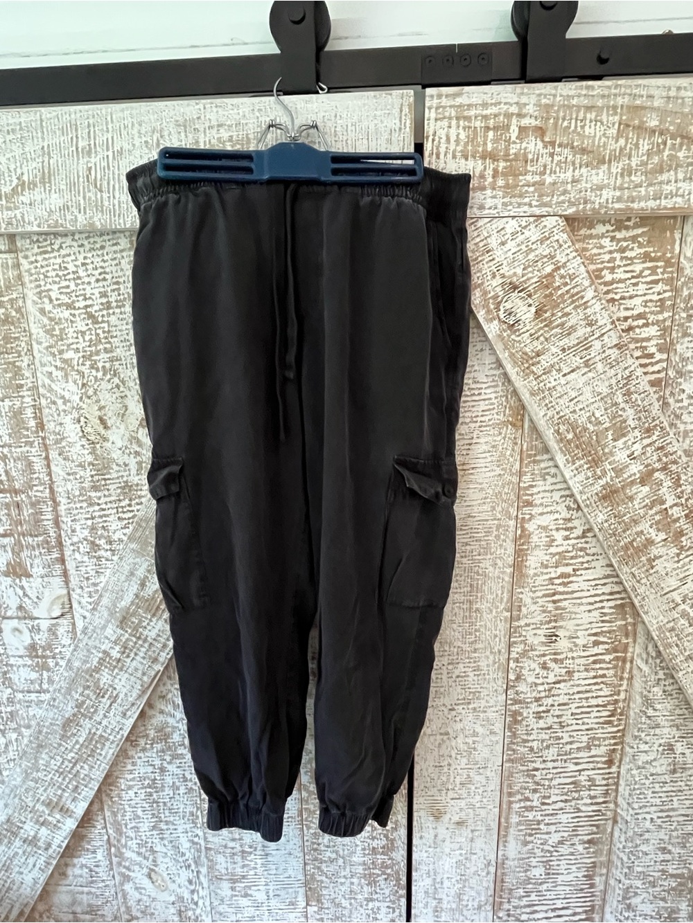 Cloth & Stone Women’s Tencel Black Cargo Jogger Pants - Casual Elastic Waist Med